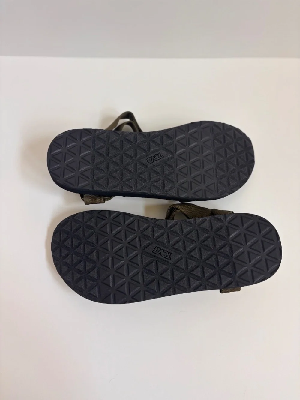 Teva Original Universal Sandals Olive Green Men’s Size 11 NIB